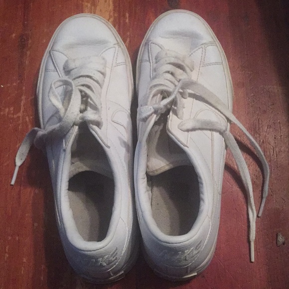 Nike’s - Picture 2 of 4